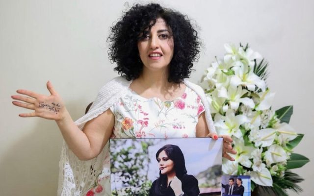 La Prix Nobel Narges Mohammadi, libérée sous caution, a été transférée à Téhéran pour recevoir des soins médicaux