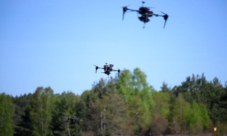 Lituanie : le président, la Première ministre et des députés conduits dans des abris souterrain, après une alerte au drone ; l’aéroport de Vilnius fermé