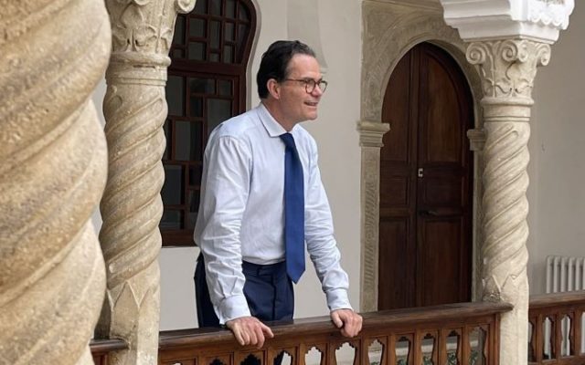 L’ambassadeur de France en Algérie reprend son poste : il va s’atteler à « un petit travail de réparation du lien qui a été abîmé »