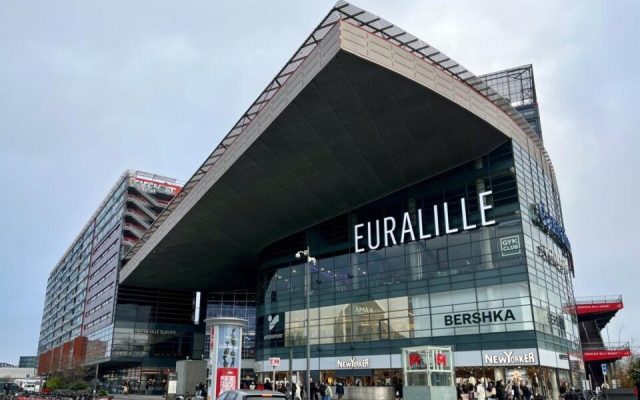 Projet d’attentat islamiste à Lille contre « un centre commercial ou une salle de concert » : trois suspect écroués à Paris