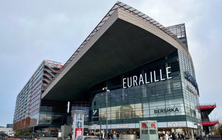 Projet d’attentat islamiste à Lille contre « un centre commercial ou une salle de concert » : trois suspect écroués à Paris