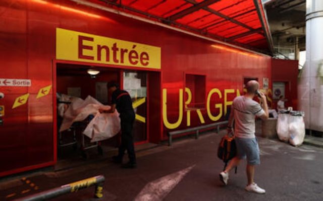 Canicule : des records de chaleur historiques et un bilan humain qui grimpe relancent les critiques contre le gouvernement