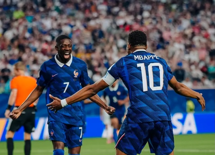 France-Irak : au terme d’un match longuement interrompu par les orages, les Bleus l’emportent et se qualifient en seizièmes de finale