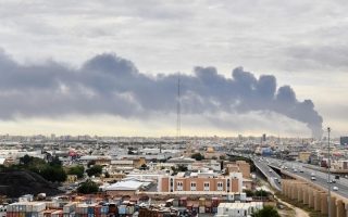 Guerre au Moyen-Orient : les Etats-Unis et l’Iran reprennent leur escalade militaire ; l’aéroport du Koweït attaqué par des drones iraniens