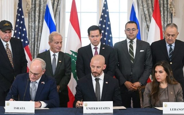 Un accord-cadre « pour une paix et une sécurité durables » a été signé à Washington par le Liban et Israël, la perspective d&rsquo;une paix durable reste incertaine
