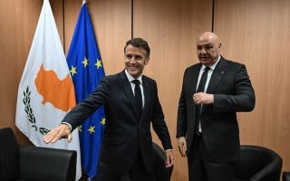 Guerre au Moyen-Orient : la France soutient le cessez-le-feu entre le Liban et Israël, « pour restaurer la paix », annonce Emmanuel Macron