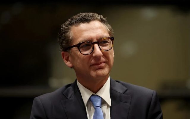 « Une décision politique » : Après C8, bientôt CNews alerte Maxime Saada, patron du Groupe Canal+