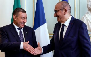 En vertu de quoi le fils du ministre algérien de l’Intérieur serait-il régularisé ?
