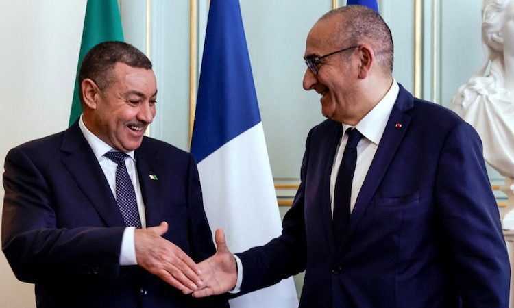 En vertu de quoi le fils du ministre algérien de l’Intérieur serait-il régularisé ?