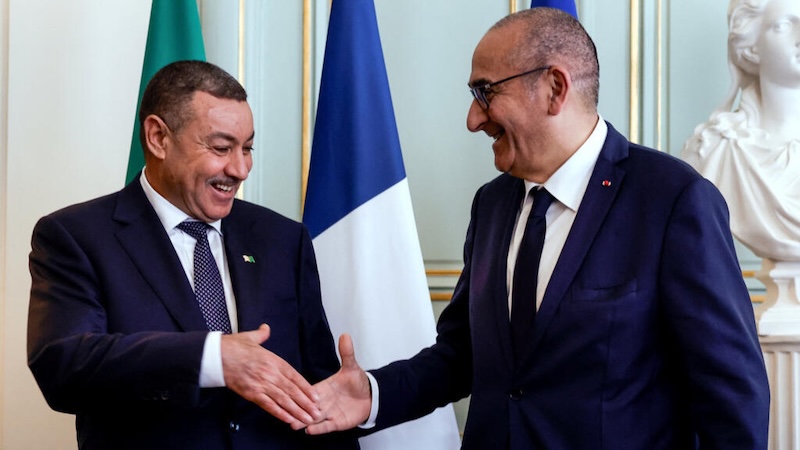 En vertu de quoi le fils du ministre algérien de l’Intérieur serait-il régularisé ?