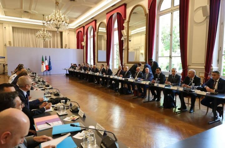 Les ministres de l’Intérieur français et algérien s’engagent pour « une montée en puissance des retours » des Algériens sous OQTF
