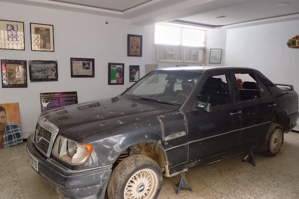 Matoub Lounes assassiné il y a vingt-huit ans : un groupe de terroristes islamistes l&rsquo;a criblé de balles puis achevé à terre