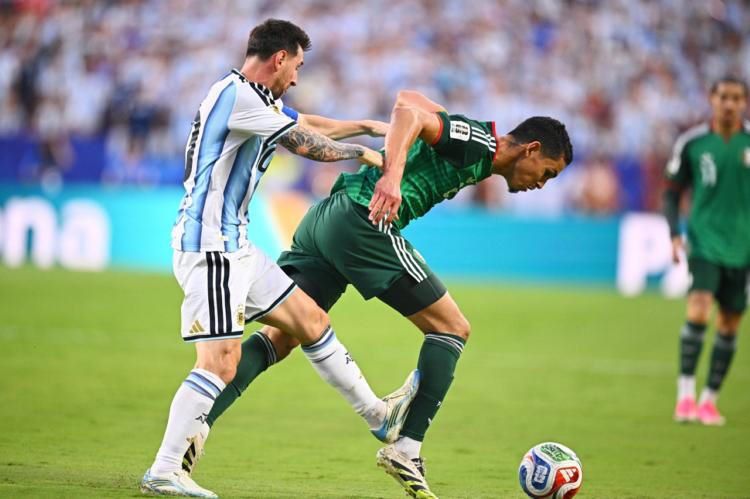 La Fédération algérienne de football saisit la FIFA au sujet de l&rsquo;arbitrage après la défaite face à l&rsquo;Argentine