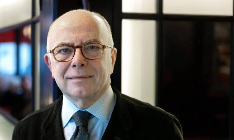 Présidentielle 2027 : Bernard Cazeneuve décline la primaire socialiste et se déclare candidat