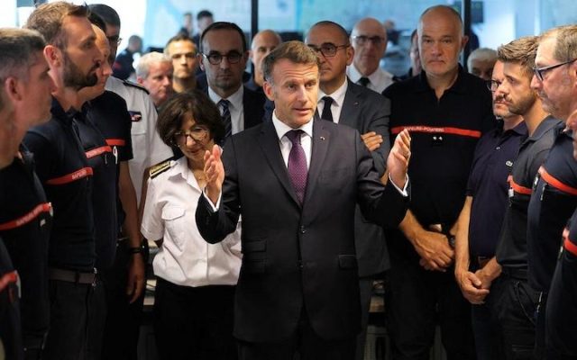 Incendies : le feu en Gironde est « stabilisé », le feu dans les Landes est « fixé », annonce Emmanuel Macron