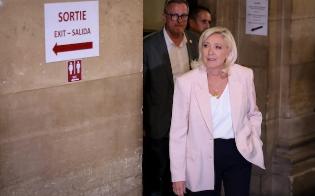 Procès en appel du RN : Marine Le Pen condamnée à trois ans de prison, dont un an sous bracelet électronique