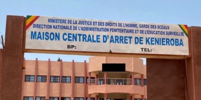 Djihadisme au Mali : des attaques terroristes coordonnées en cours dans plusieurs localités et contre une prison