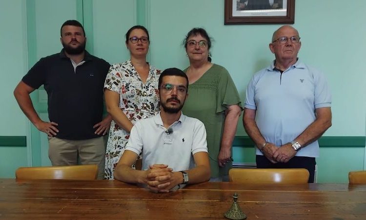 Un maire de la Vienne violemment agressé à la mairie par deux hommes cagoulés
