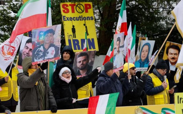 Iran : deux jeunes pendus pour la révolte de janvier