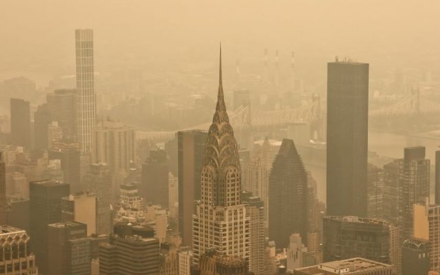 Des incendies au Canada provoquent un épais brouillard de fumée sur New York, inquiétude pour le finale de la Coupe du monde