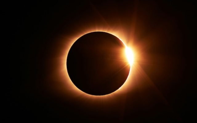 Eclipse solaire du 12 août : début du spectacle à 19 h 18 et atteindra son maximum à 20h20