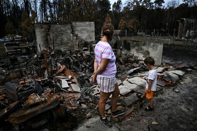 Incendie en Gironde : Au Porge, un village meurtri, des maisons et des vies en ruines, retour des sinistrés