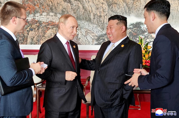 Guerre en Ukraine : Kim Jong Un « fier » de sa relation avec la Russie, sur fond d&rsquo; un nouveau déploiement de troupes de Corée du Nord en soutien à la Russie
