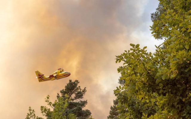 Incendies : 370 hectares brûlés dans la Drôme, 17 départements en vigilance orange pour un risque « élevé »