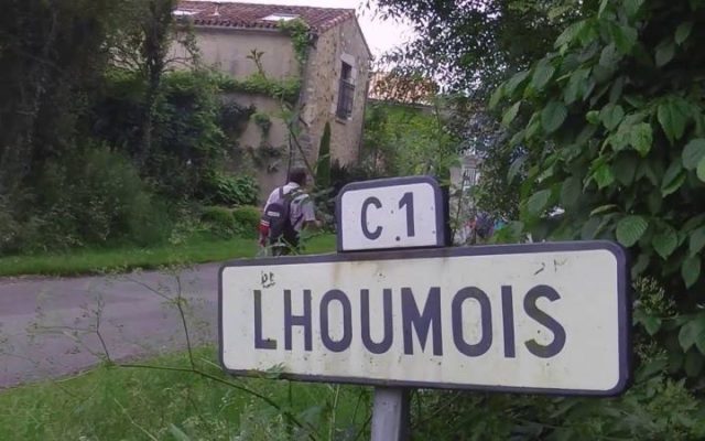 Un incendie dans un champ touche une maison et fait trois morts dans les Deux Sèvres