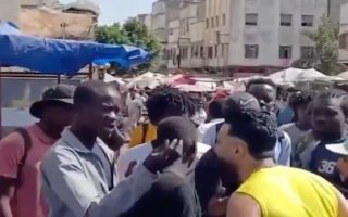 Des migrants subsahariens violemment chassés par des Marocains à coups de bâton d&rsquo;un marché à Casablanca