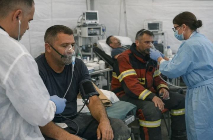 Incendies : au moins 129 pompiers intoxiqués par les fumées