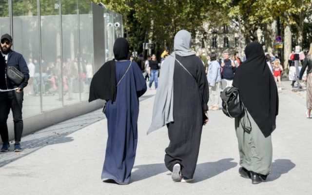 Aux origines du voile islamique