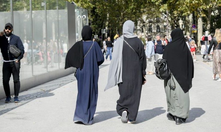 Aux origines du voile islamique