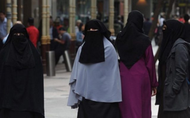Lutte contre l&rsquo;islamisme : le voile intégral interdit dans l&rsquo;espace public au Portugal