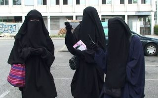 Le voile intégral islamiste de plus en plus proscrit en Europe