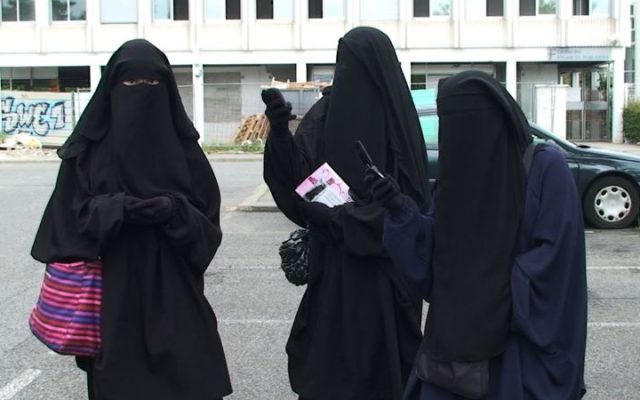 Le voile intégral islamiste de plus en plus proscrit en Europe