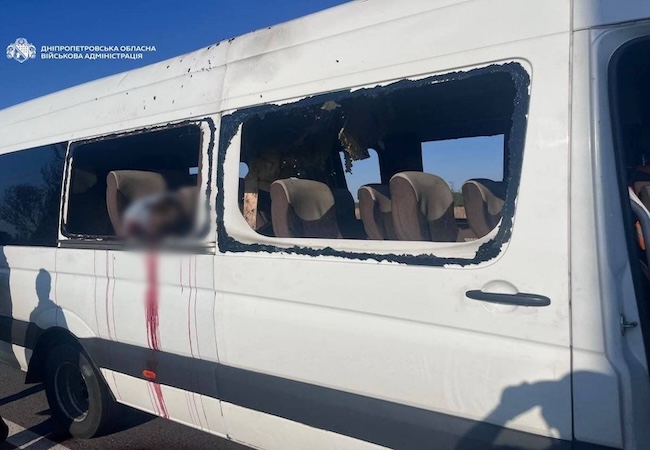 Guerre en Ukraine : une attaque de drone russe sur un bus fait au moins 5 morts
