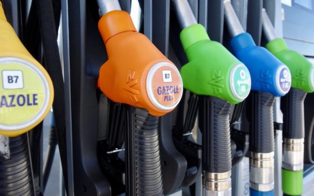 Flambée des prix du carburant : Le prix moyen du diesel à la pompe atteint son plus haut niveau historique dans 19 pays de l’Union européenne