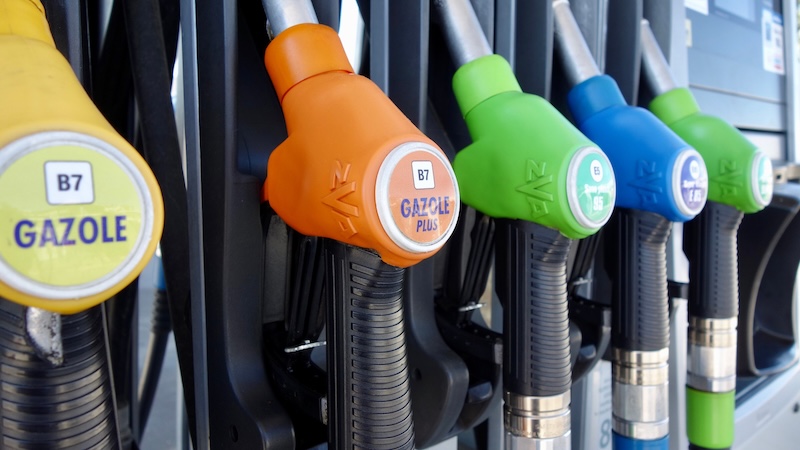 Flambée des prix du carburant : Le prix moyen du diesel à la pompe atteint son son plus haut niveau historique dans 19 pays de l’Union européenne