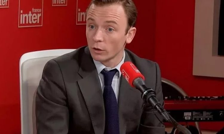France Inter : la direction cède à la pression de la secte des gauchistes totalitaires et supprime l’édito de Charles Sapin
