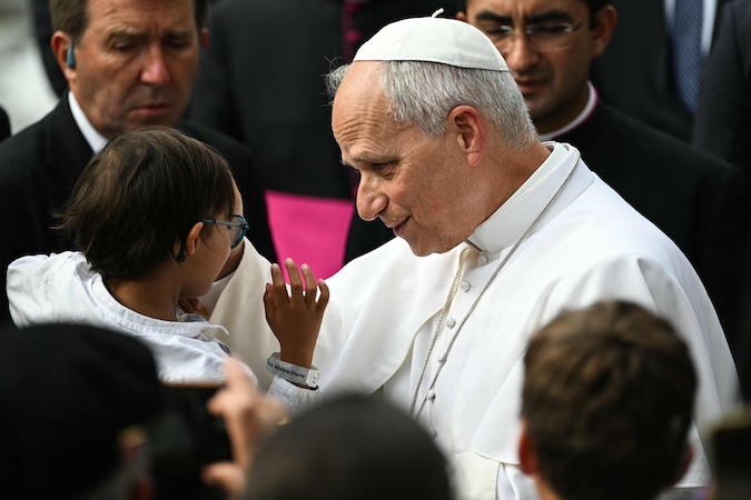 Léon XIV à Lourdes : messe, procession aux flambeaux, victimes d’abus…