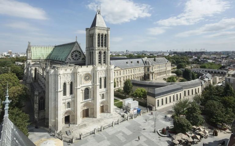 À Saint Denis, Léon XIV rencontrera Bally Bagayoko et Stéphane Troussel avant la veillée des jeunes
