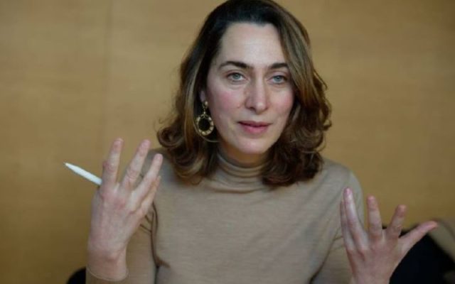 Kahina Bahloul, première imame de France, a démystifié la sacralité présumée du port du voile