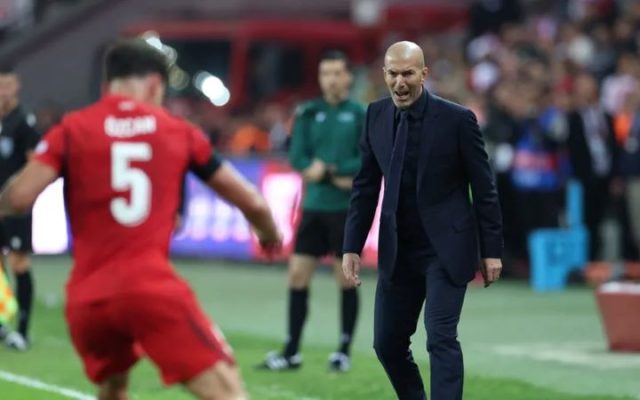 Zidane gagne son premier match