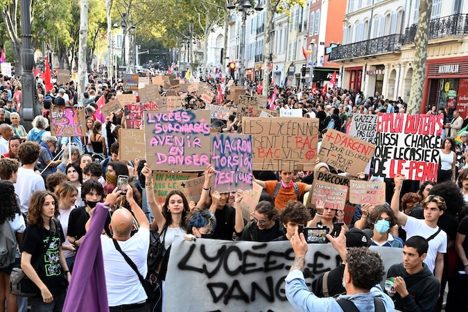 Mobilisation des lycéens : 256 000 manifestants en France selon le ministère de l’Intérieur, 450 000 d’après les organisateurs