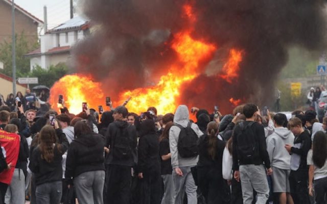 Blocage des lycées : Sébastien Lecornu convoque une cellule interministérielle de crise