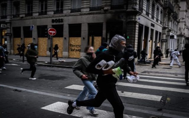Commerces saccagés et pillés : chômage partiel, Prêts à taux zéro, fonds de soutien… le gouvernement dévoile un « paquet d&rsquo;aides »