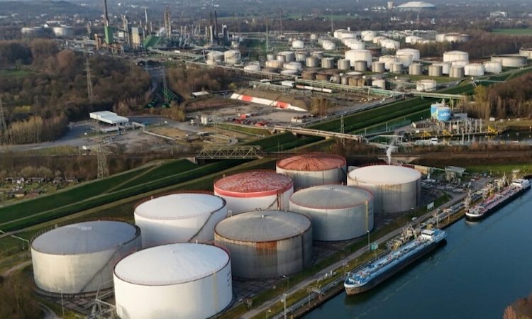 Pétrole : les prix repassent au-dessus de 100 dollars le baril, malgré le retour des exportations; l’accord entre les États-Unis et l’Iran se fait attendre