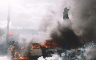 Violences du 17 octobre : la coordination des gilets jaunes  annonce un «acte II» pour samedi prochain, la République est la cible