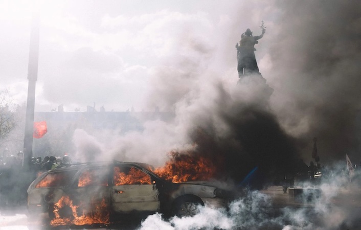 Violences du 17 octobre : la coordination des gilets jaunes annonce un «acte II» pour samedi prochain, la République est la cible